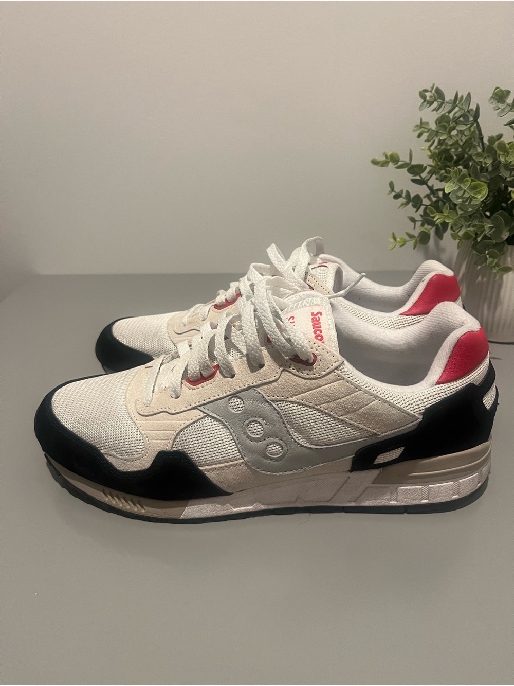 Saucony White Black Pink Retro Running Sneakers